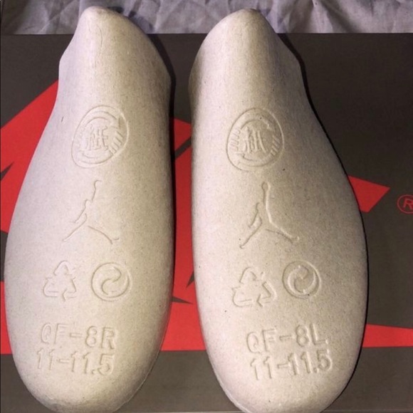 Travis Scott Jordan 1 - Picture 6 of 8